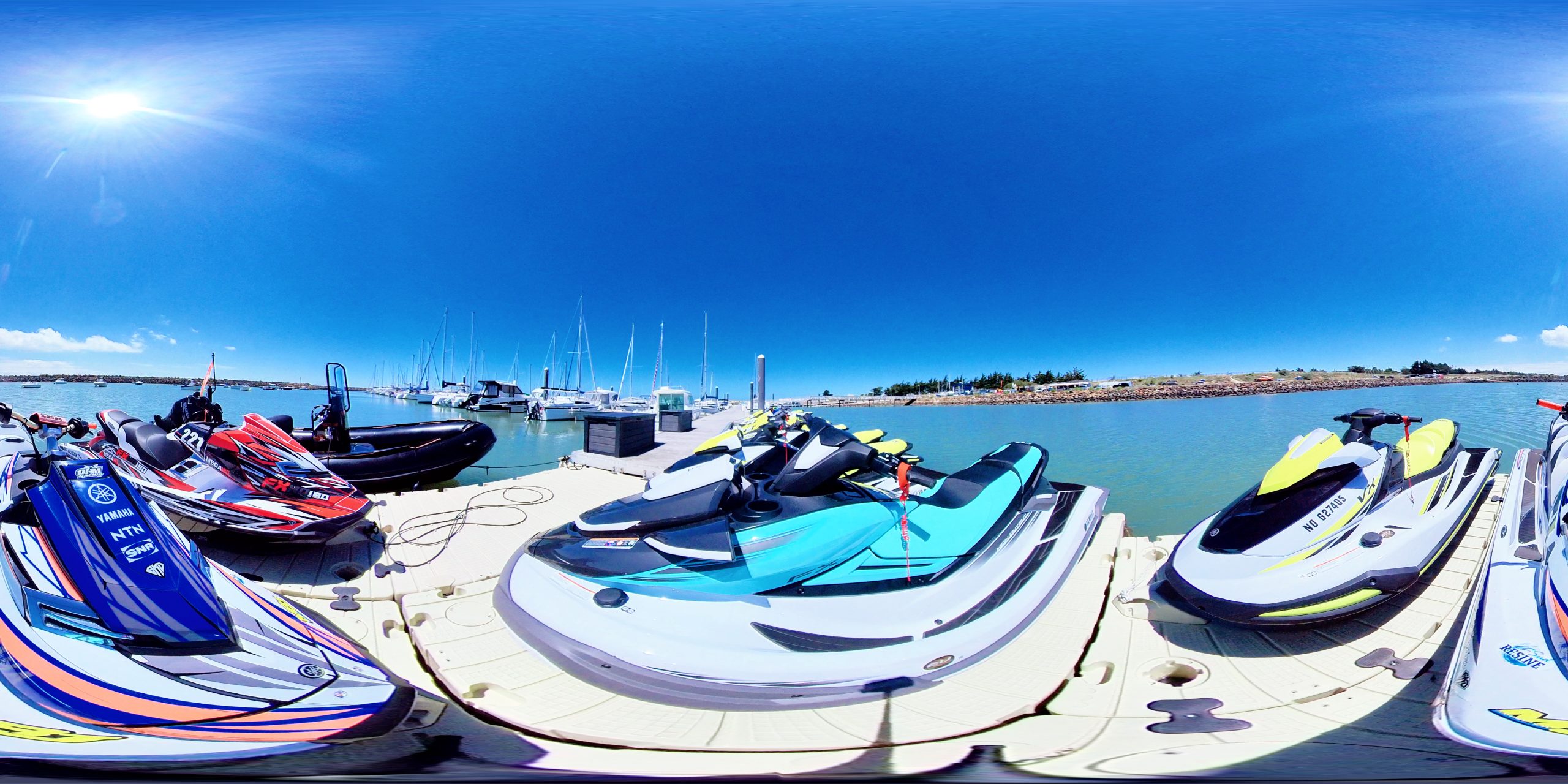 360 view of the Pontoon